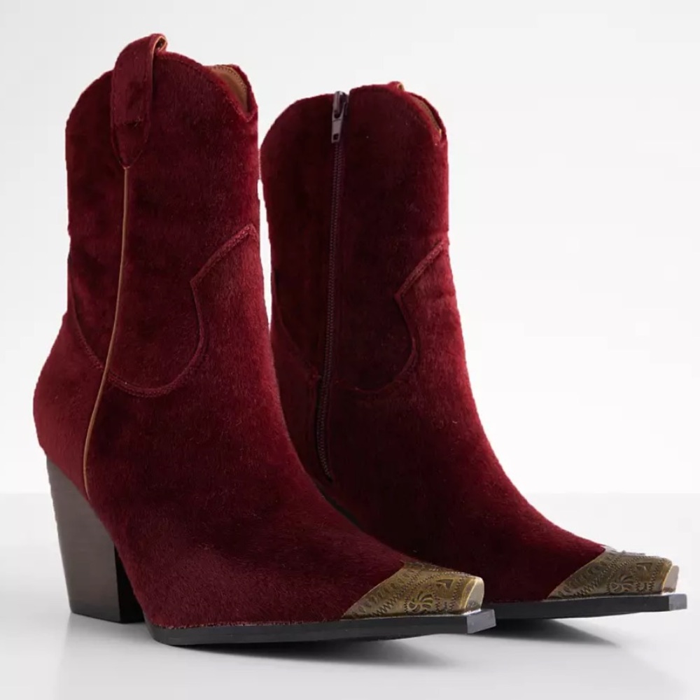 EXCELLENT CONDITION 🔥 
Faux Fur Western Ankle Boots Sold Out In Stores!